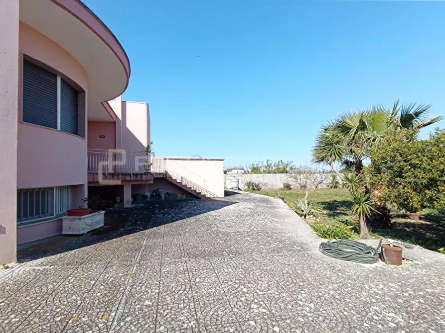 Immagine 23 di Villa in vendita  in via Santa Lucia 44 a Scorrano