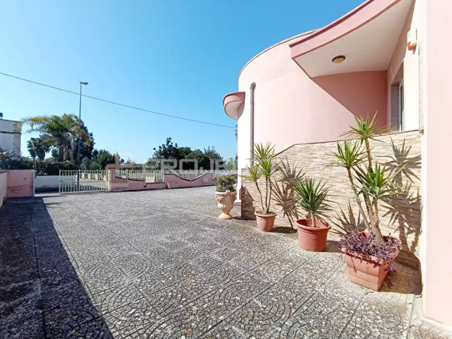 Immagine 25 di Villa in vendita  in via Santa Lucia 44 a Scorrano