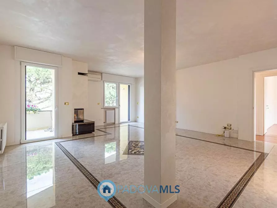 Immagine 2 di Appartamento in vendita  a Abano Terme