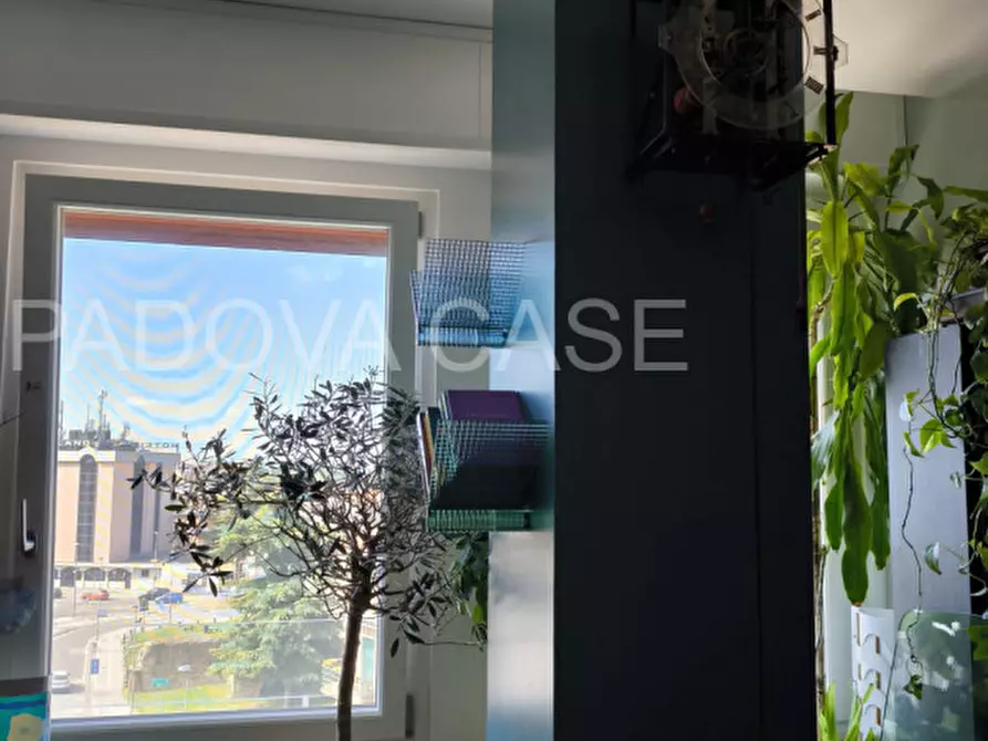 Immagine 9 di Appartamento in vendita  in VIA SAVONAROLA a Padova