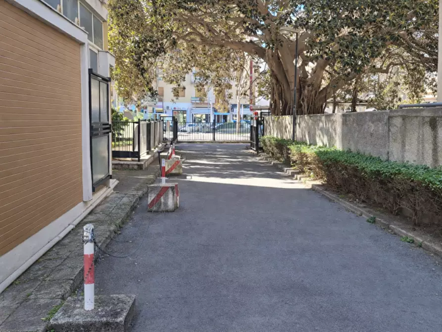 Immagine 2 di Magazzino in affitto  in Viale Strasburgo, 279 a Palermo