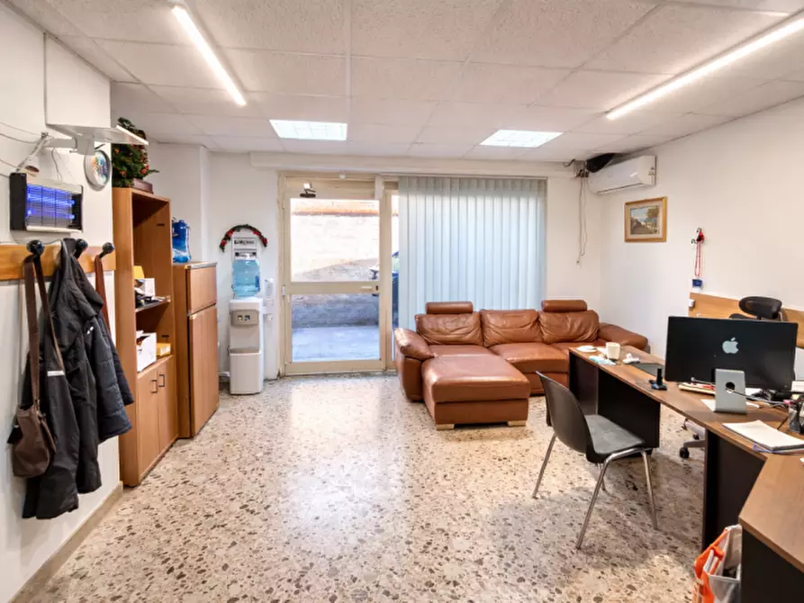 Immagine 9 di Magazzino in affitto  in Viale Strasburgo, 279 a Palermo