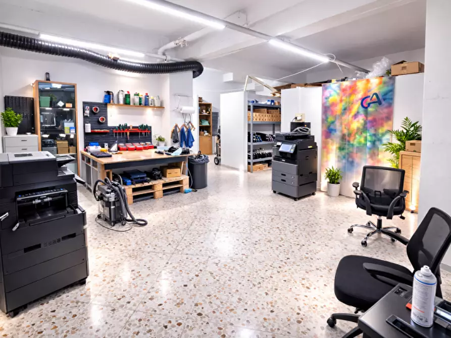 Immagine 14 di Magazzino in affitto  in Viale Strasburgo, 279 a Palermo