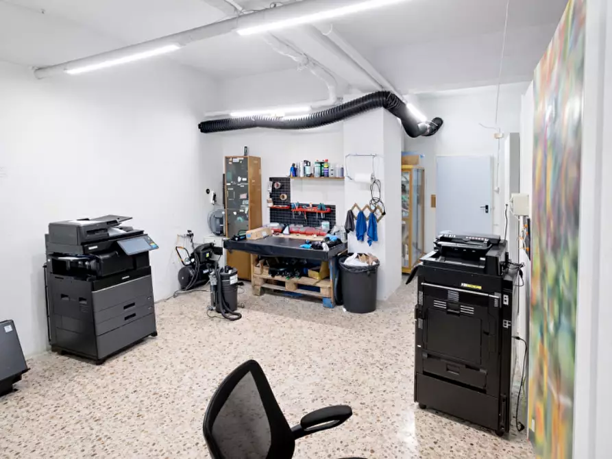 Immagine 16 di Magazzino in affitto  in Viale Strasburgo, 279 a Palermo