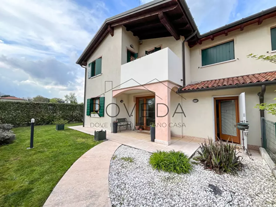 Immagine 1 di Casa bifamiliare in vendita  in Via Basse a Casier