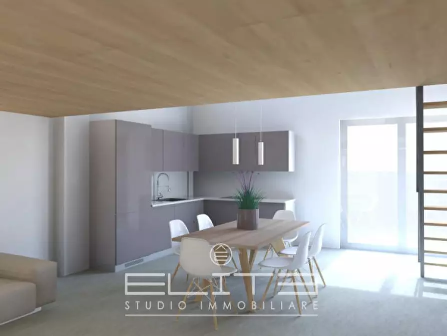 Immagine 3 di Loft/Open space in vendita  in VIA URBINO a Ancona