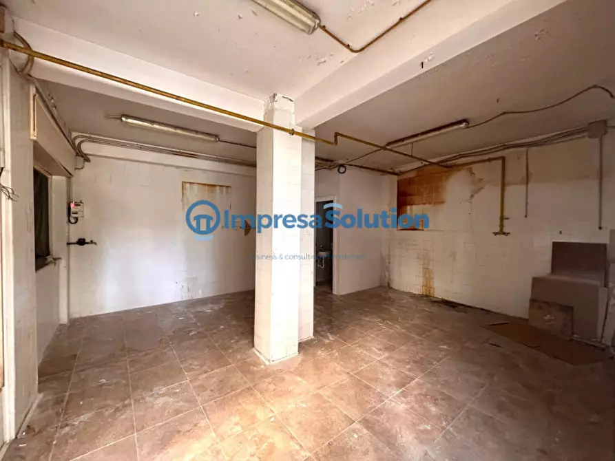 Immagine 7 di Negozio in affitto  in Via Domenico de Dominicis a Napoli