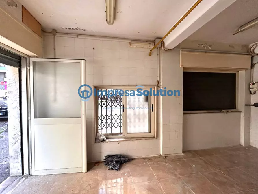 Immagine 11 di Negozio in affitto  in Via Domenico de Dominicis a Napoli