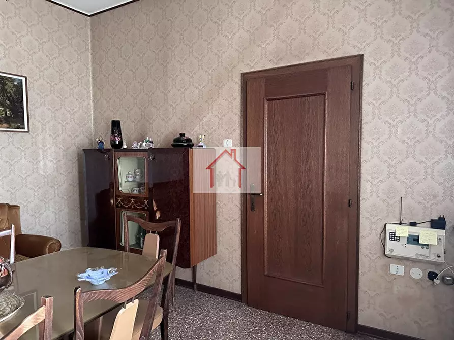 Immagine 2 di Casa bifamiliare in vendita  a Vittorio Veneto