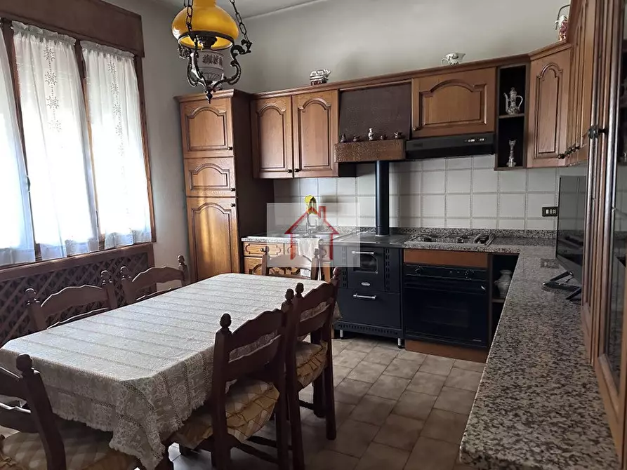 Immagine 6 di Casa bifamiliare in vendita  a Vittorio Veneto