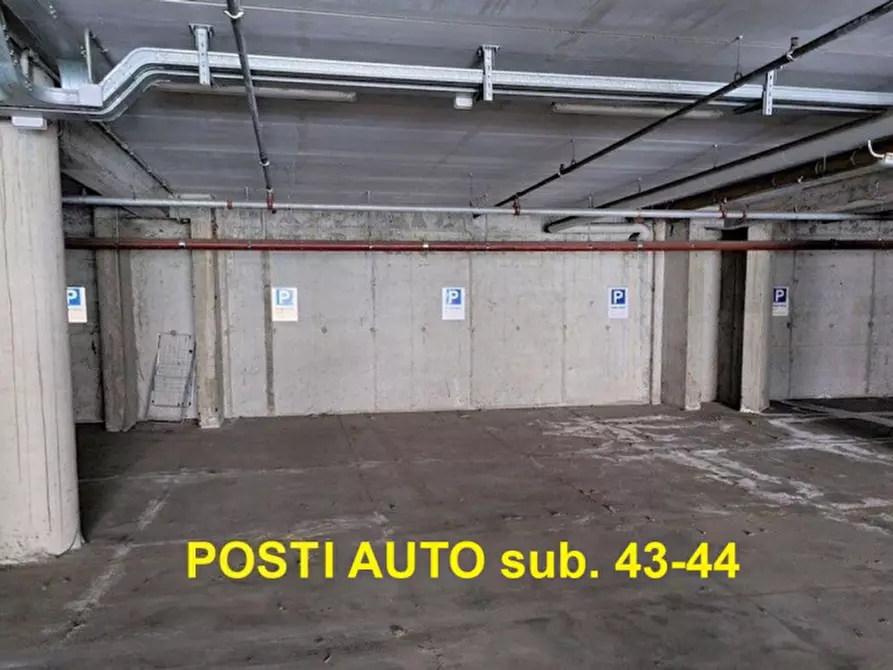 Immagine 1 di Posto auto in vendita  in Via Alberto Dominutti, 6, 37135 Verona VR, Italia a Verona