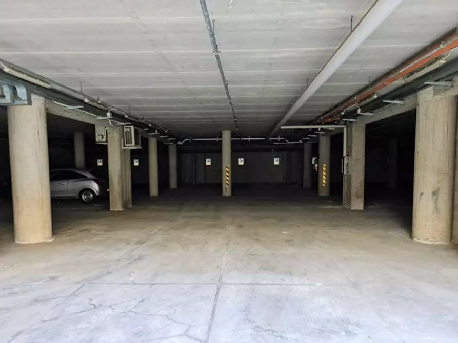 Immagine 3 di Posto auto in vendita  in Via Alberto Dominutti, 6, 37135 Verona VR, Italia a Verona