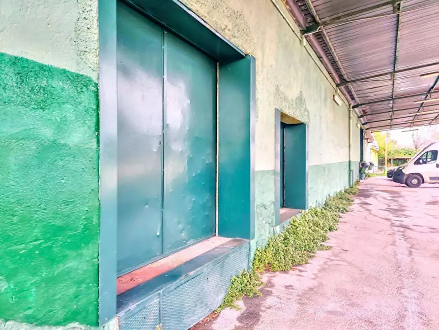 Immagine 4 di Capannone industriale in vendita  in Via Galla Placidia, N. 184 a Roma