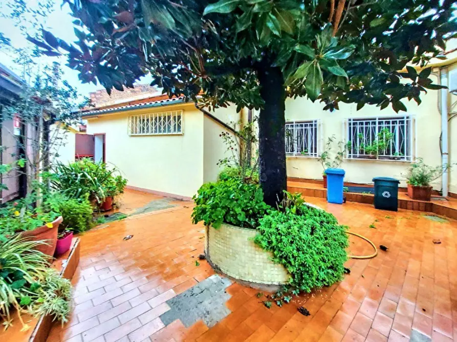 Immagine 12 di Capannone industriale in vendita  in Via Galla Placidia, N. 184 a Roma