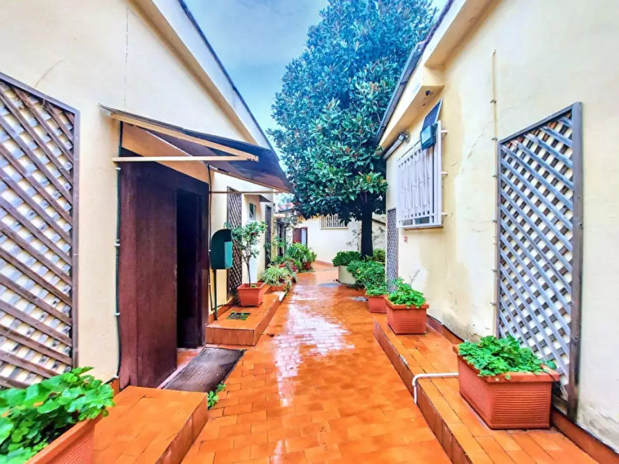 Immagine 16 di Capannone industriale in vendita  in Via Galla Placidia, N. 184 a Roma