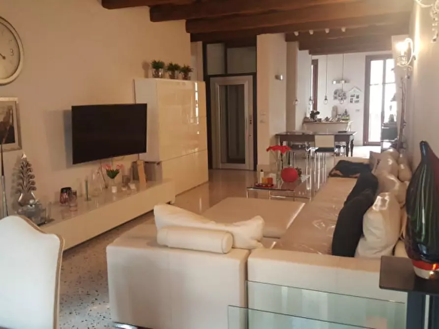 Immagine 4 di Casa indipendente in vendita  in Piazza del Duomo a Padova