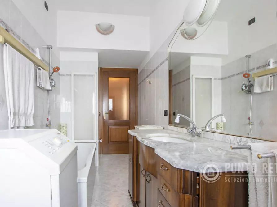 Immagine 14 di Appartamento in vendita  in Via Contrada del Forte a Verona