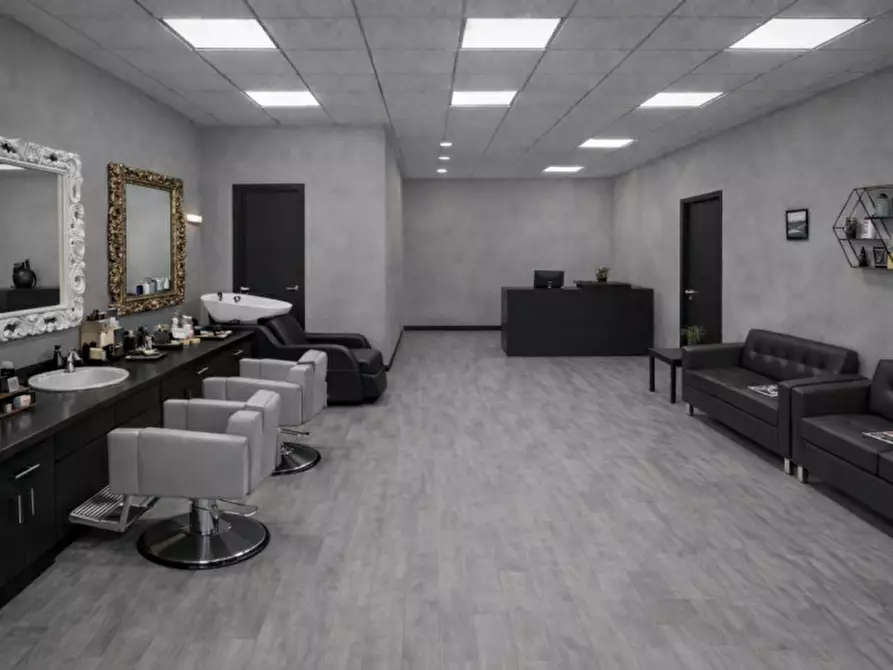 Immagine 3 di Attività commerciale in vendita  a Olbia