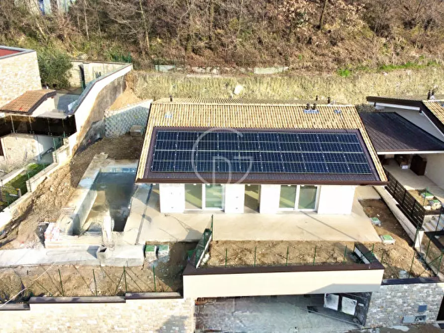 Immagine 2 di Villa in vendita  in Via Talina a Padenghe Sul Garda