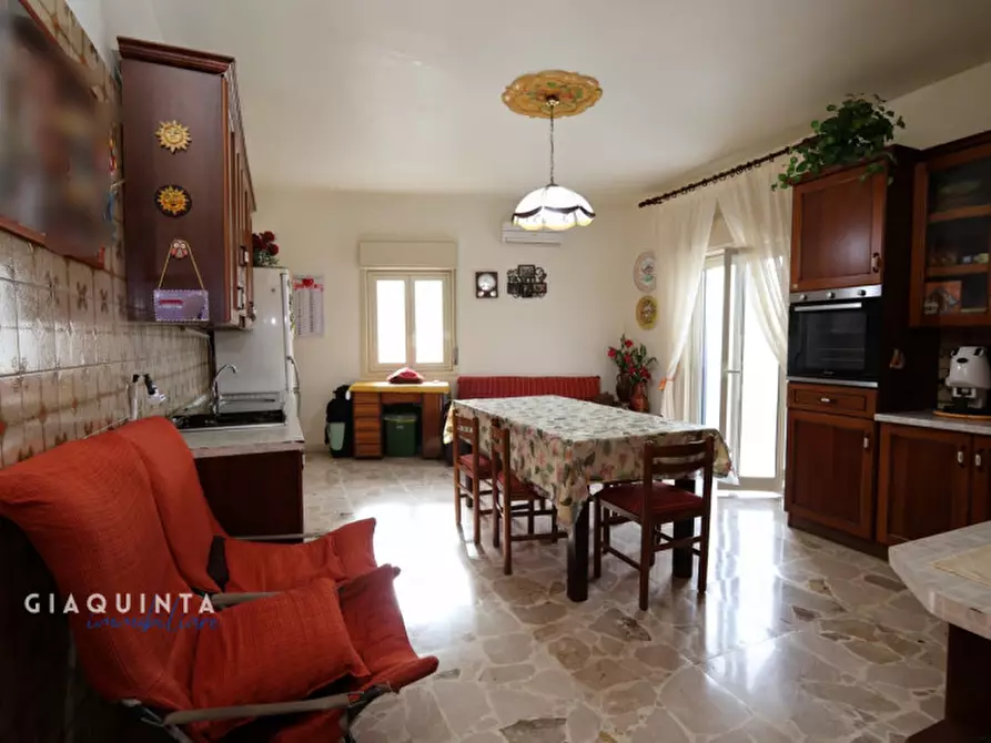 Immagine 4 di Appartamento in vendita  in Via Primo Maggio n. 3 a Palagonia