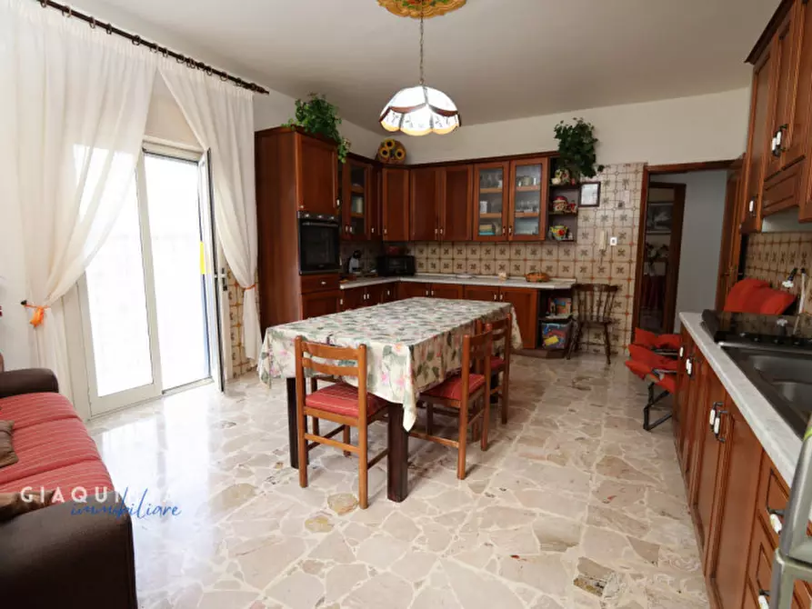 Immagine 9 di Appartamento in vendita  in Via Primo Maggio n. 3 a Palagonia