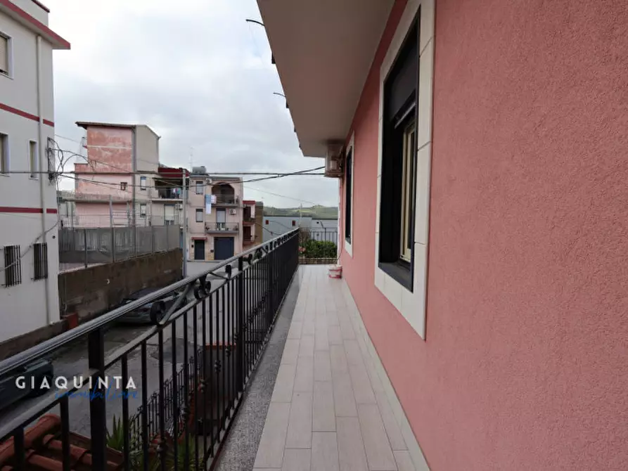 Immagine 12 di Appartamento in vendita  in Via Primo Maggio n. 3 a Palagonia