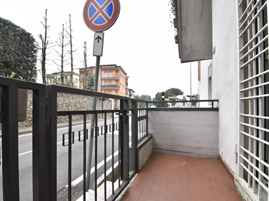 Immagine 12 di Appartamento in vendita  in Via Azzolini 2 a Bussolengo