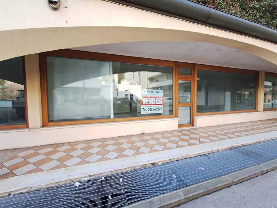 Immagine 2 di Negozio in vendita  in Via Nazario Sauro a Rovigo
