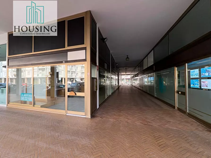 Immagine 4 di Attività commerciale in affitto  in Piazza Sacro Cuore a Abano Terme