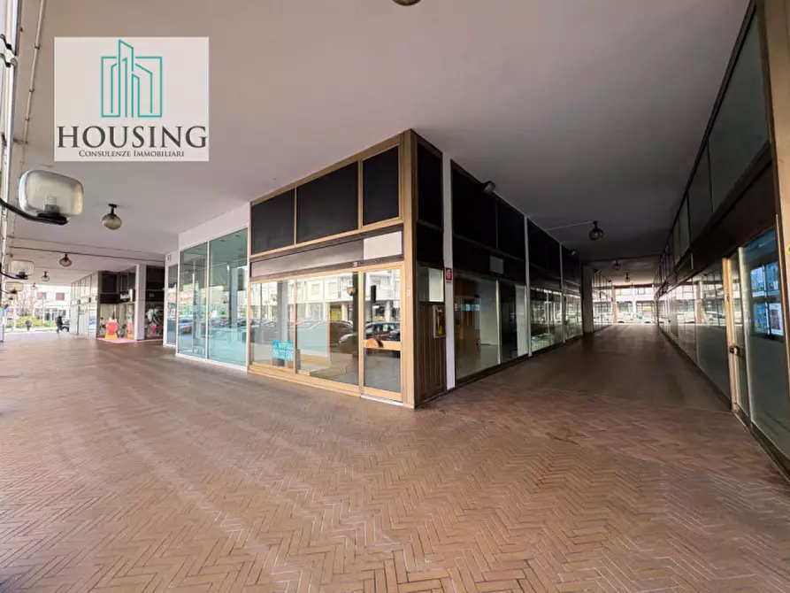 Immagine 6 di Attività commerciale in affitto  in Piazza Sacro Cuore a Abano Terme