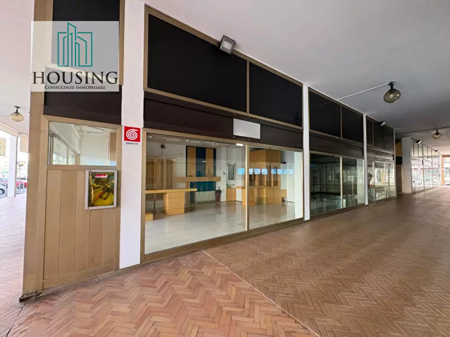 Immagine 7 di Attività commerciale in affitto  in Piazza Sacro Cuore a Abano Terme