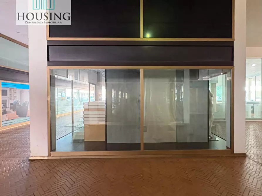 Immagine 9 di Attività commerciale in affitto  in Piazza Sacro Cuore a Abano Terme