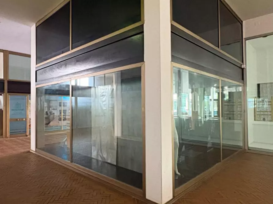 Immagine 13 di Attività commerciale in affitto  in Piazza Sacro Cuore a Abano Terme