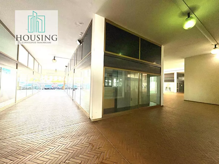 Immagine 14 di Attività commerciale in affitto  in Piazza Sacro Cuore a Abano Terme