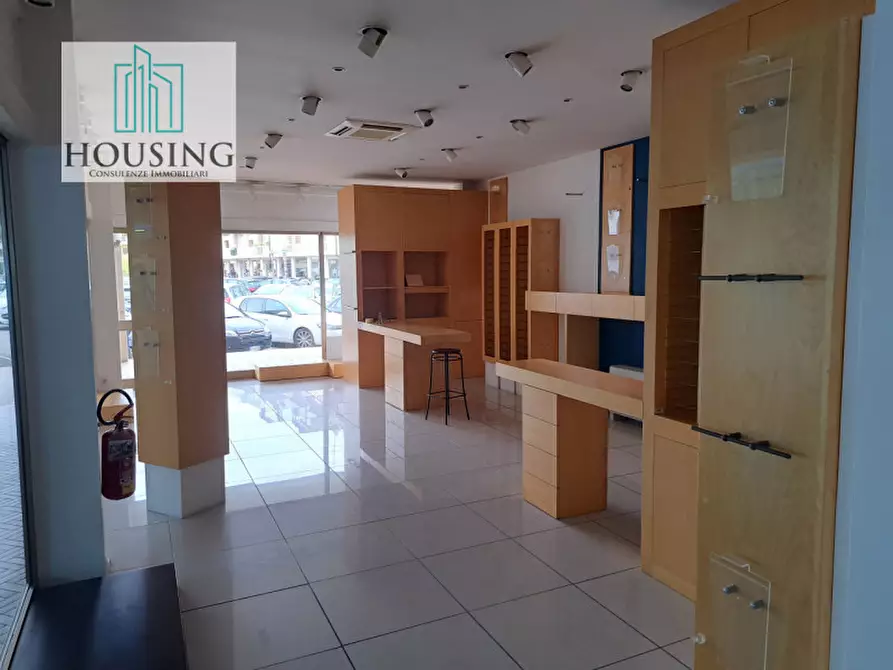 Immagine 16 di Attività commerciale in affitto  in Piazza Sacro Cuore a Abano Terme