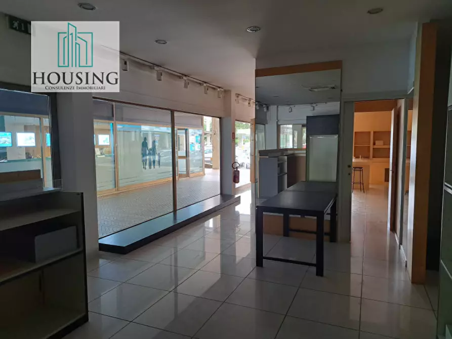 Immagine 21 di Attività commerciale in affitto  in Piazza Sacro Cuore a Abano Terme