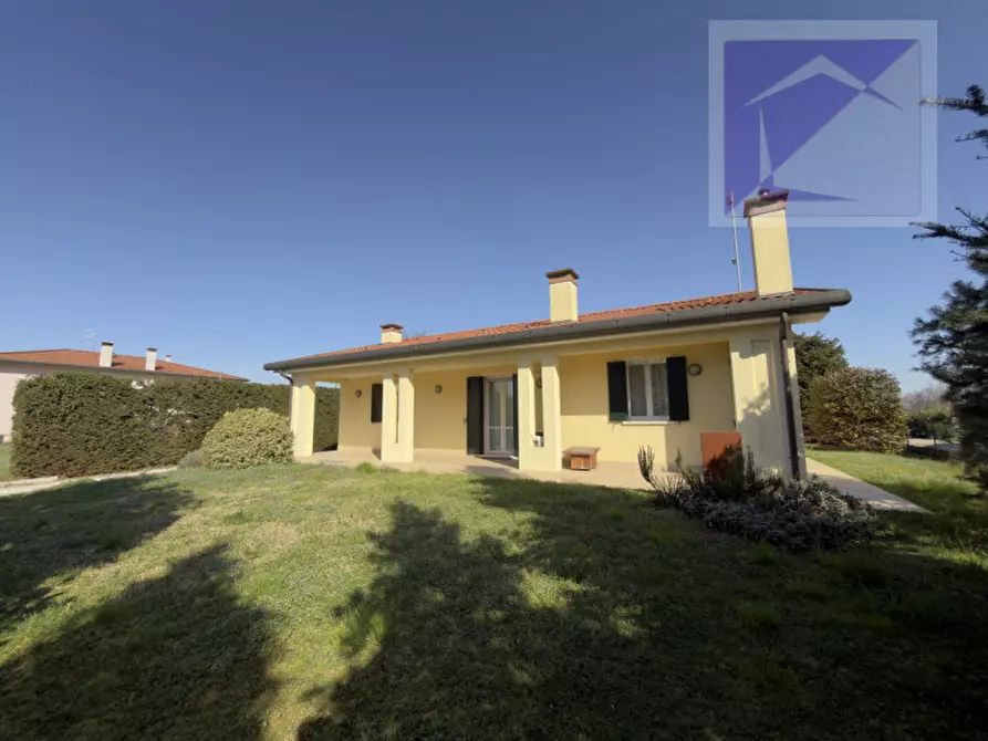 Immagine 2 di Villa in vendita  a Campodarsego