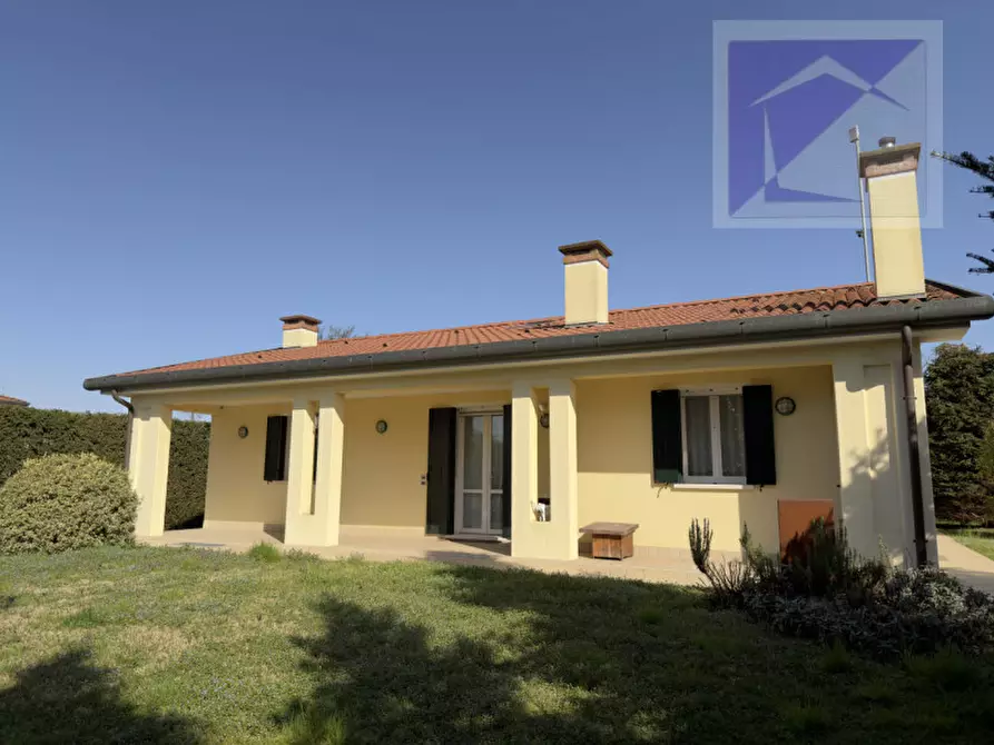 Immagine 4 di Villa in vendita  a Campodarsego