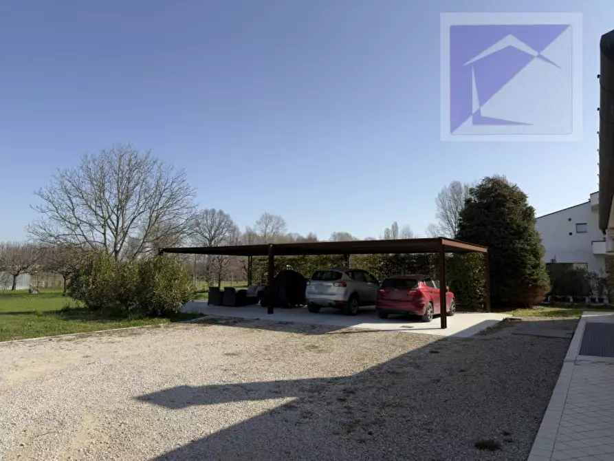 Immagine 8 di Villa in vendita  a Campodarsego