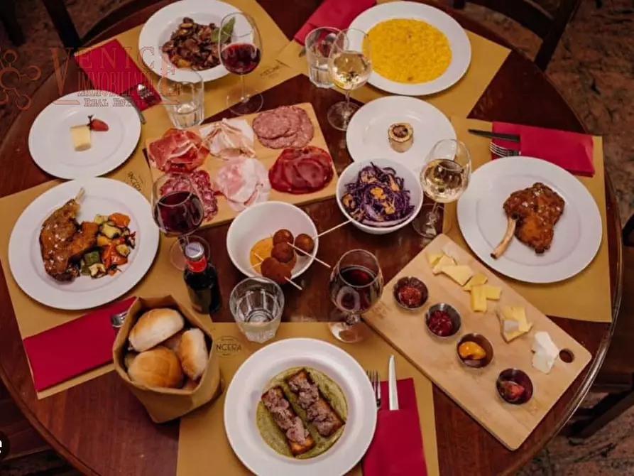 Immagine 2 di Attività commerciale in vendita  in via castellana 63 a Venezia