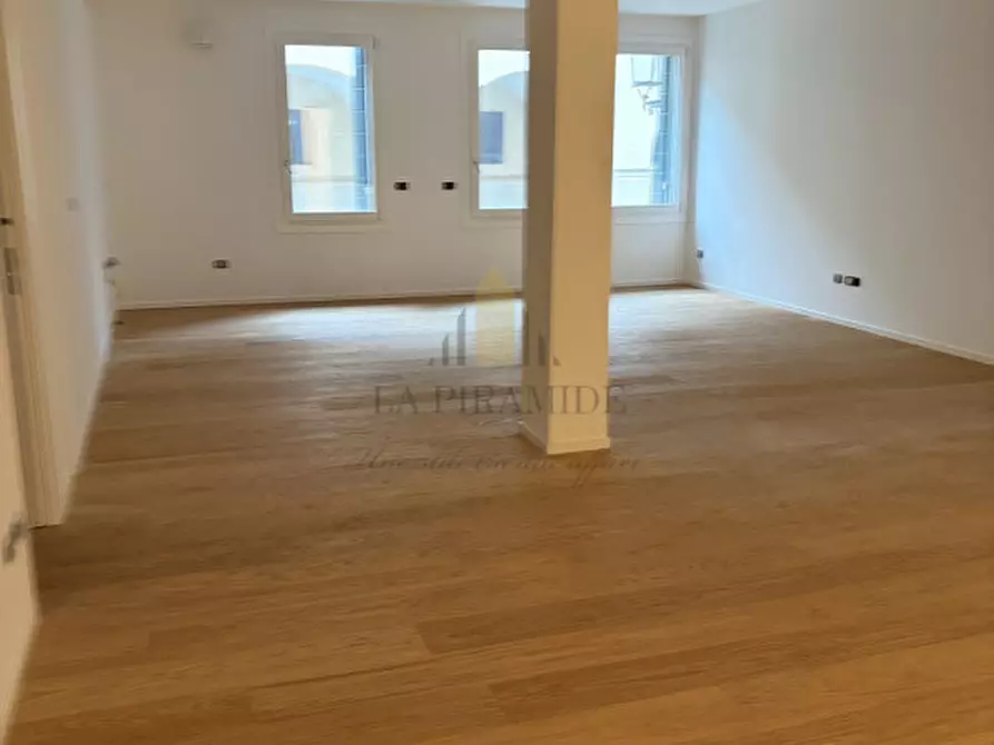 Immagine 1 di Appartamento in vendita  in SAVONAROLA - PADOVA CENTRO RIF. 535 a Padova