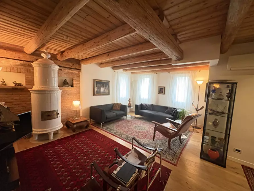 Immagine 1 di Villa in vendita  in Via Capitello a Veggiano