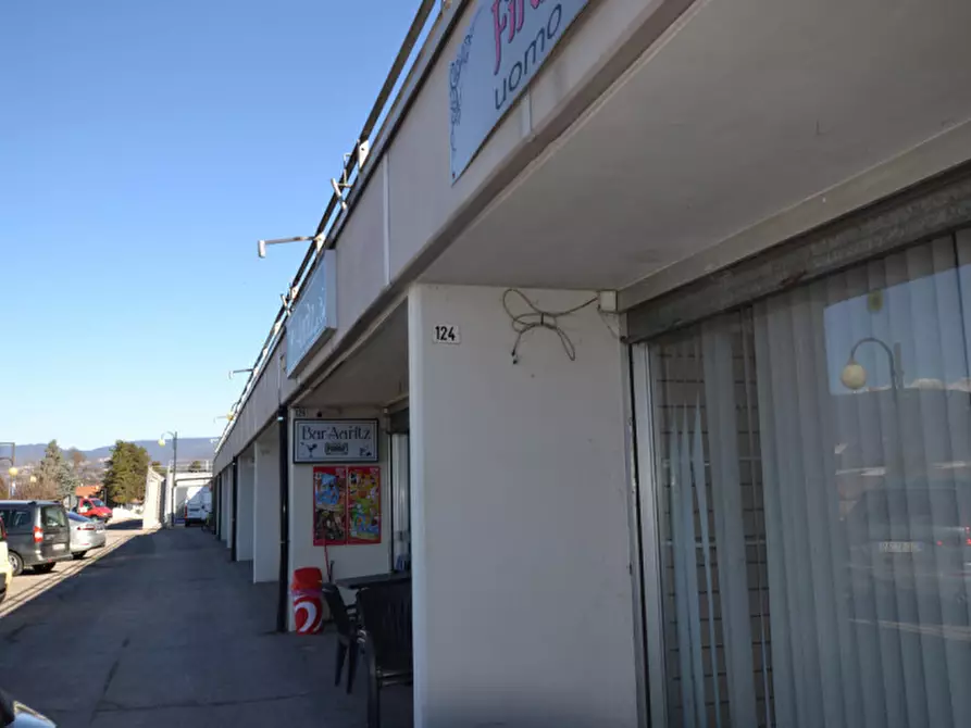 Immagine 16 di Negozio in vendita  a Cavareno