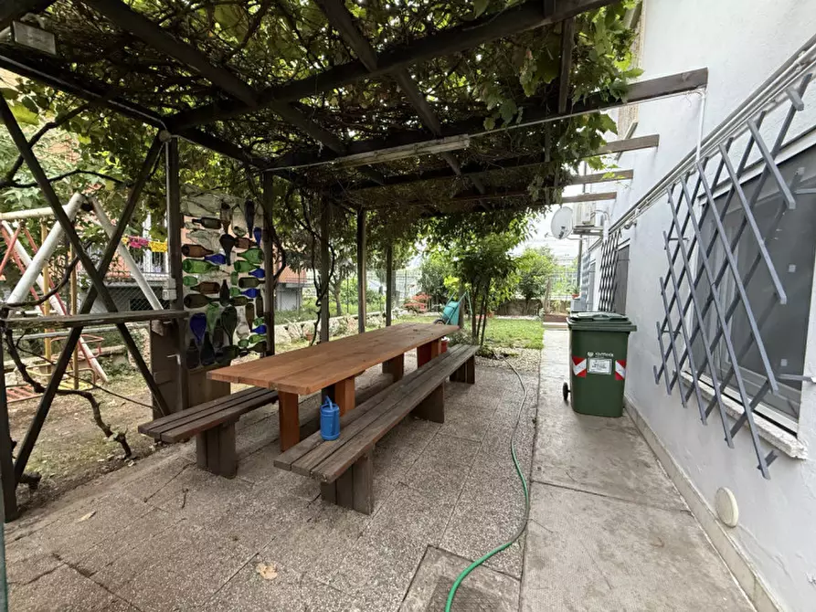 Immagine 2 di Appartamento in vendita  in Via Velino 35 a Verona