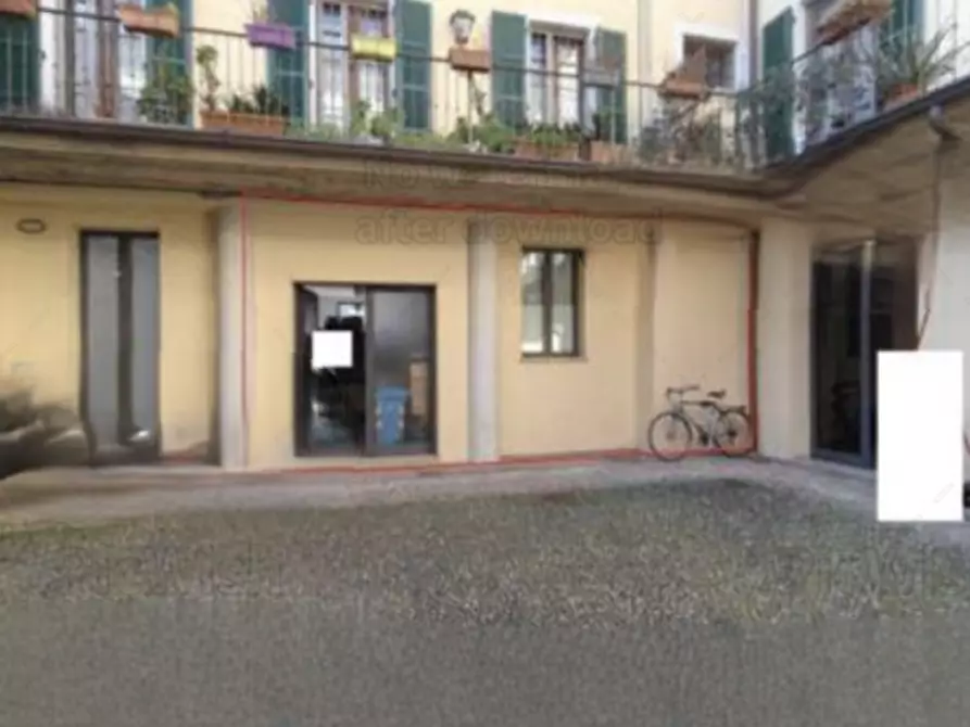 Immagine 2 di Negozio in vendita  in Via Milano, 22 a Brescia