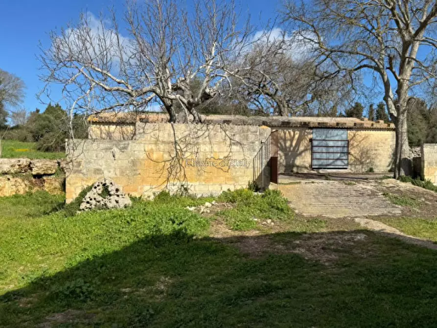 Immagine 22 di Casa indipendente in vendita  a Noto