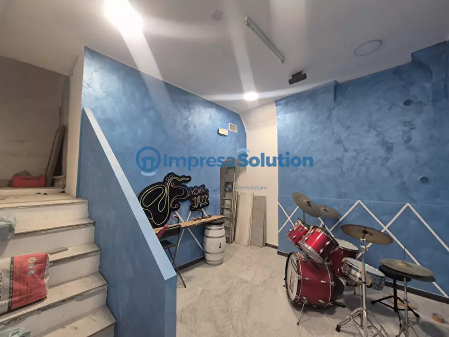 Immagine 6 di Negozio in affitto  in Via Bologna a Napoli