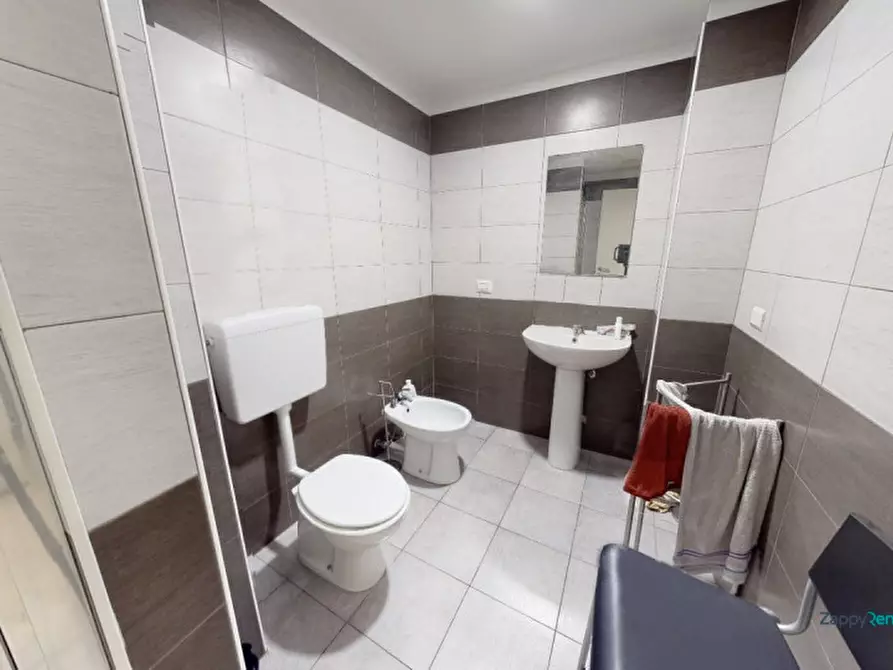 Immagine 6 di Camera in affitto  in Via Felice Casati, 39 a Milano