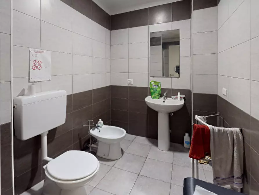 Immagine 20 di Camera in affitto  in Via Felice Casati, 39 a Milano