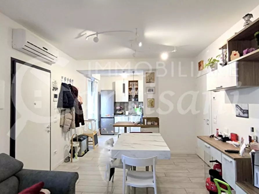 Immagine 1 di Appartamento in vendita  in via chiusi a Firenze